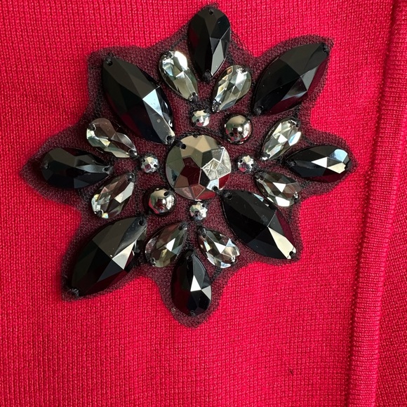 JM Collection Red Sweater Cardigan One Snap Brooch Detail Womens Size Large - Picture 3 of 6